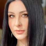 یاسمین ساکالی اوغلو Düğün Şarkıcısı / Yasemin Sakallıoğlu سایت ترکنما