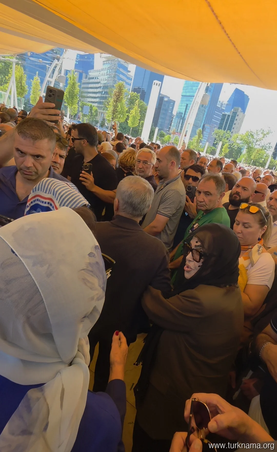 ترکان شوراي و کادیر اینانیر