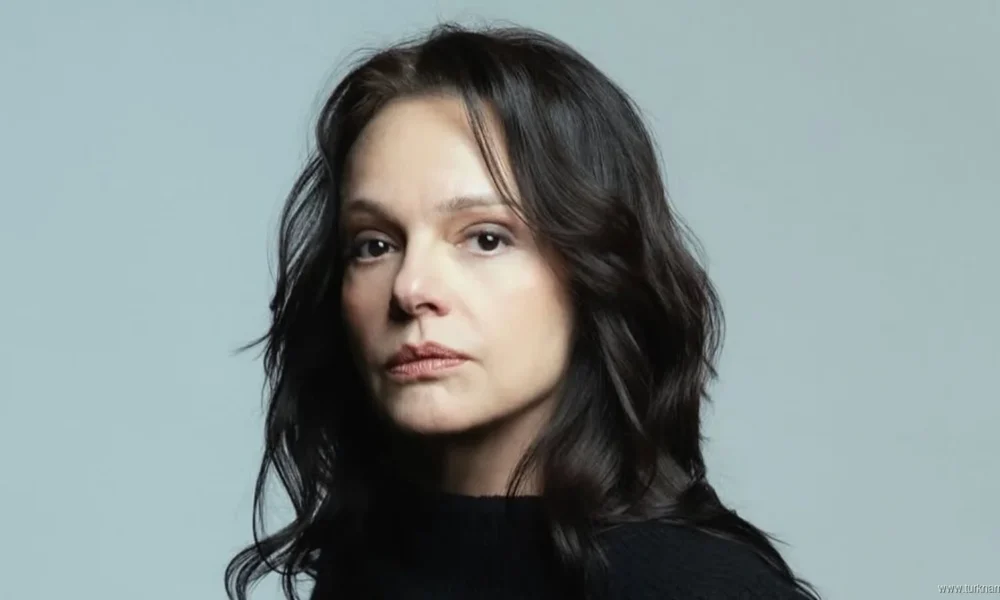 سلن اوچر Anne Yarısı سایت ترکنما
