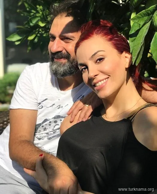 ماجرای تلخ ارثیه اوزلم گول تکین (Özlem Gültekin): خانواده علیه ارکان چلیک (Erhan Çelik) موضع گرفت! 1 ارثیه اوزلم گول تکین
