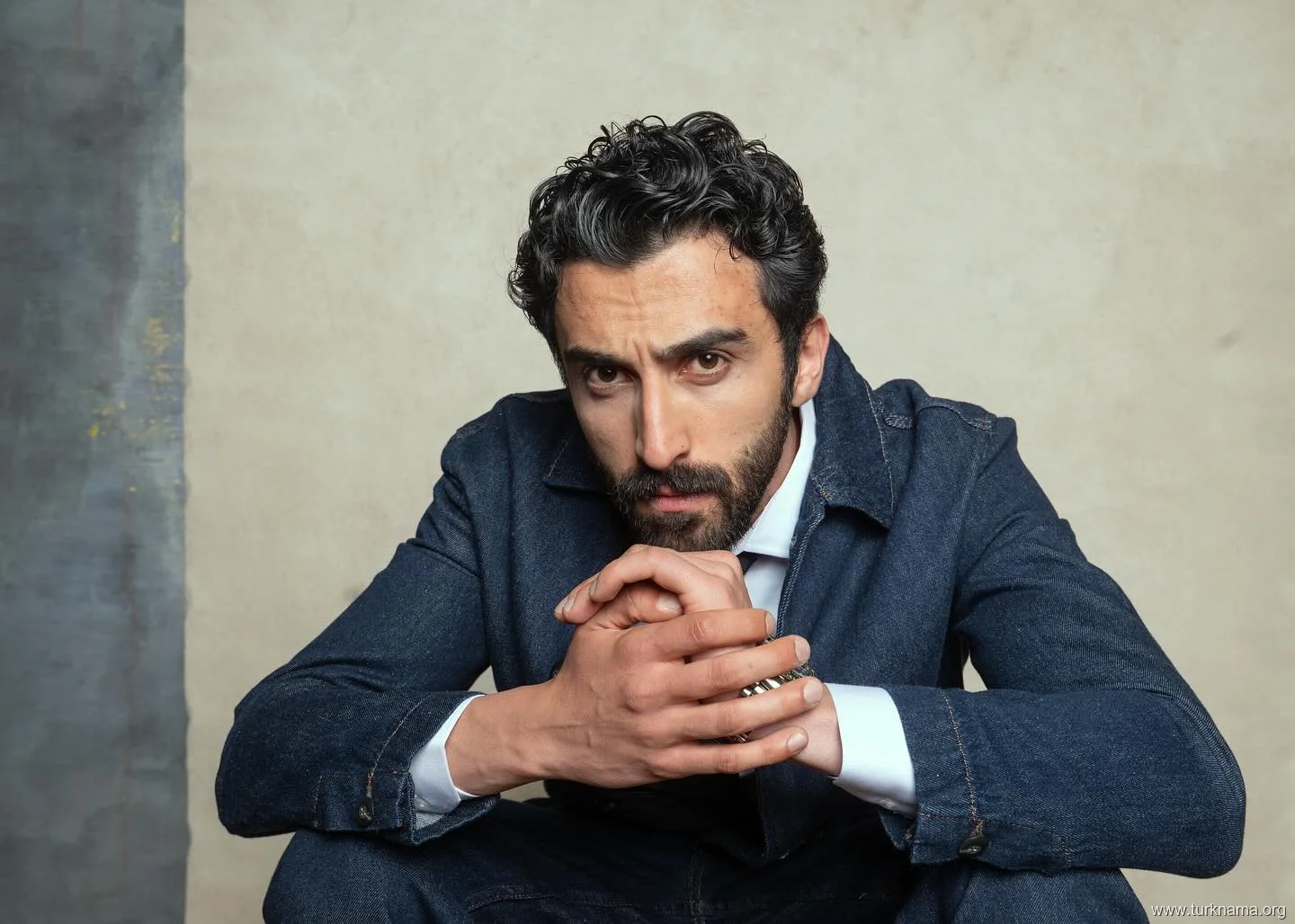 رونمایی از «حسن» جدید «خشک سالی تابستان»: باتوهان بوزکورت یوزوئیلچ در نقشی تاریخی (Batuhan Bozkurt Yüzyüleç) 4 عکس خبر