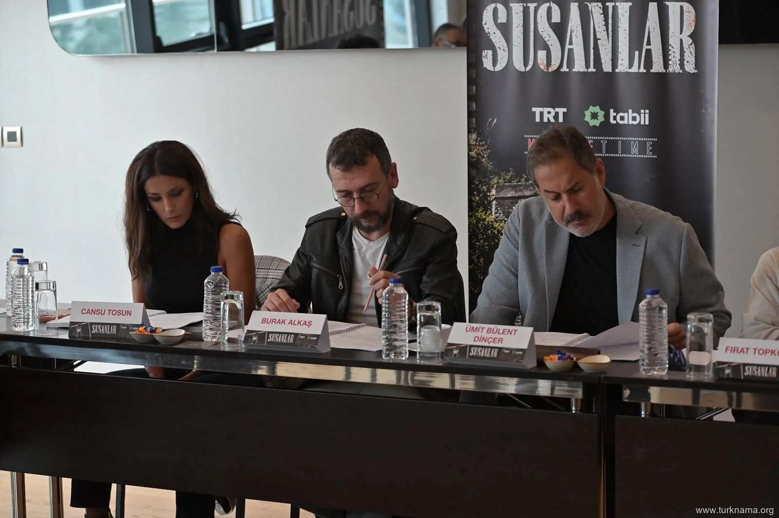 ستاره ها به 'ساکت ها' پیوستند: تحلیل بازیگران سریال سوسانلار (Susanlar) در Tabii 3 سریال سوسانلار