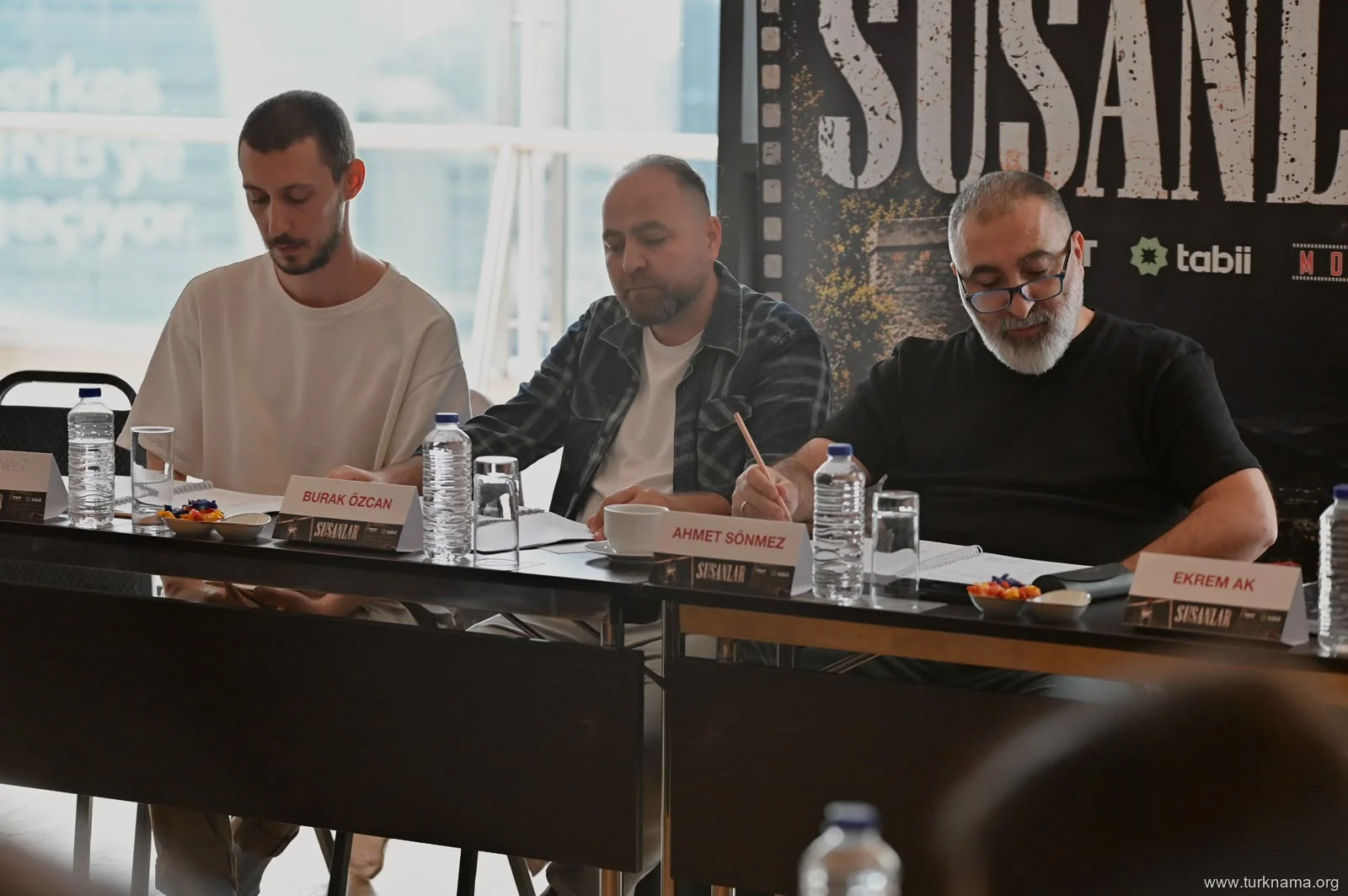 ستاره ها به 'ساکت ها' پیوستند: تحلیل بازیگران سریال سوسانلار (Susanlar) در Tabii 4 سریال سوسانلار